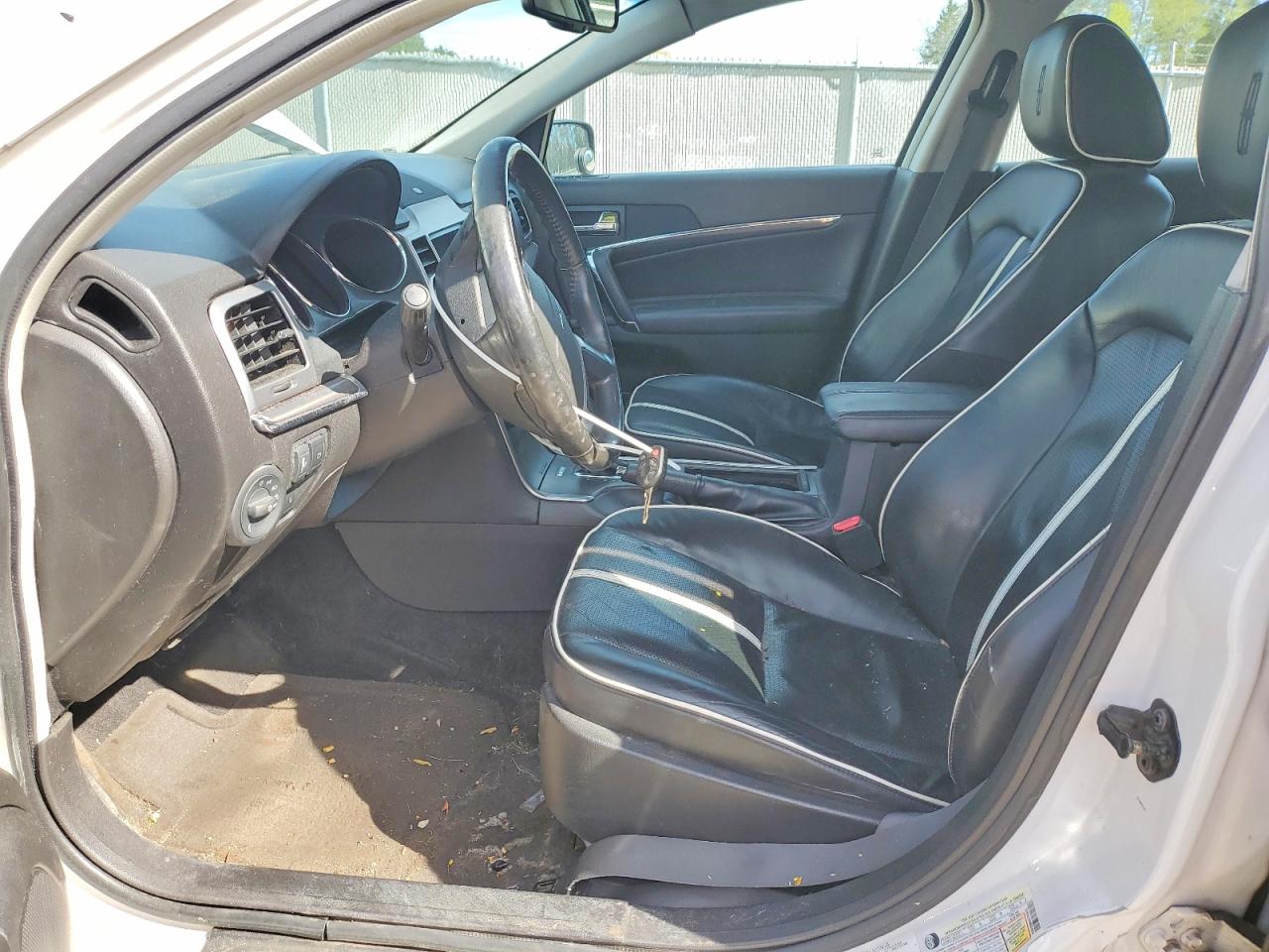2010 LINCOLN MKZ photo 19