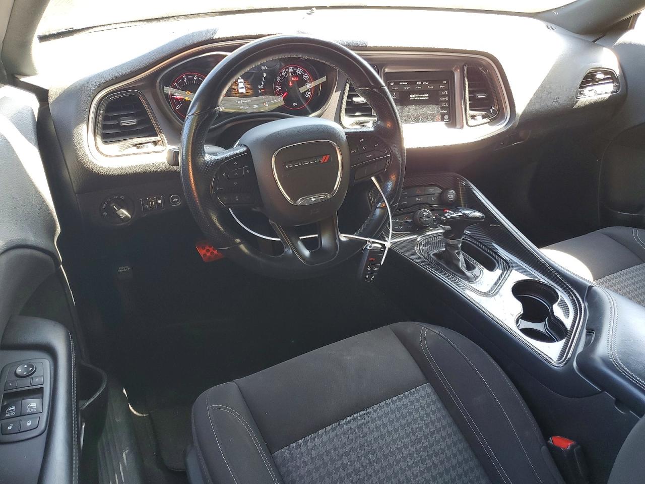 2022 DODGE CHALLENGER SXT photo 22