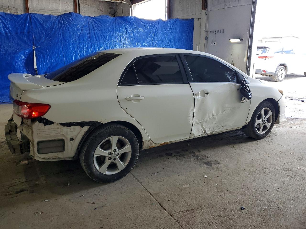 2013 TOYOTA COROLLA S photo 3