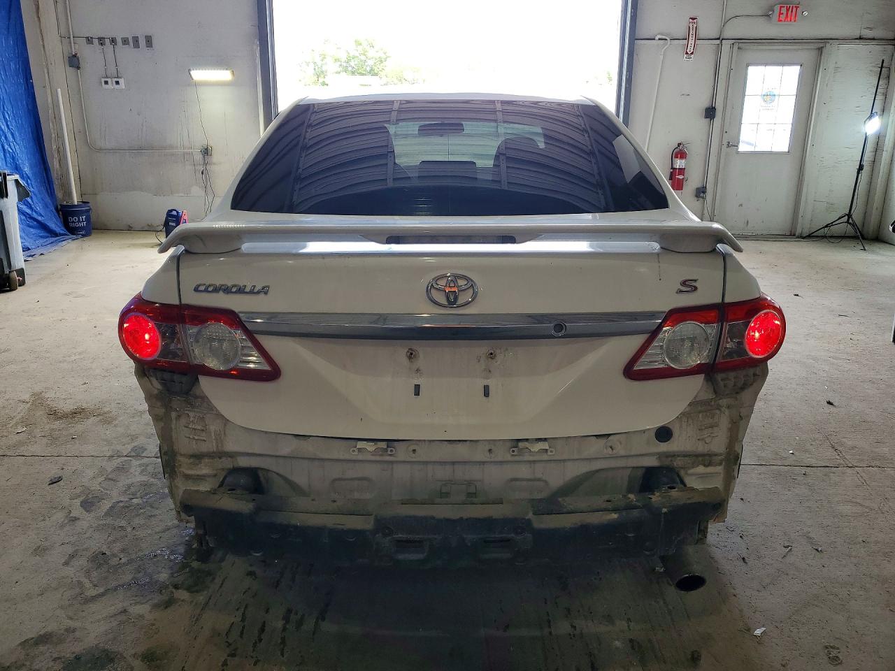 2013 TOYOTA COROLLA S photo 6