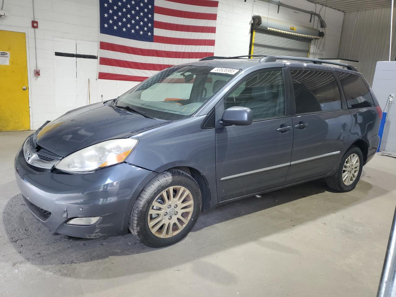 2009 TOYOTA SIENNA