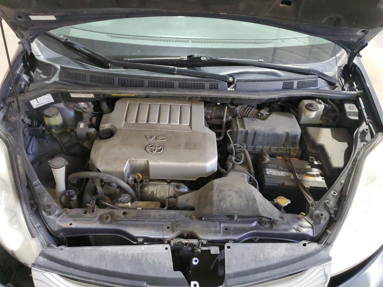 2009 TOYOTA SIENNA XLE photo 23
