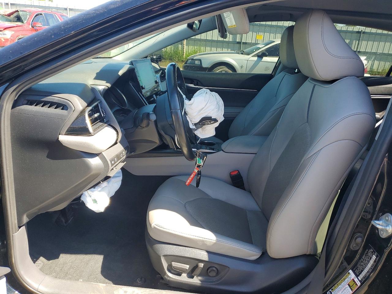 2023 TOYOTA CAMRY XSE photo 13