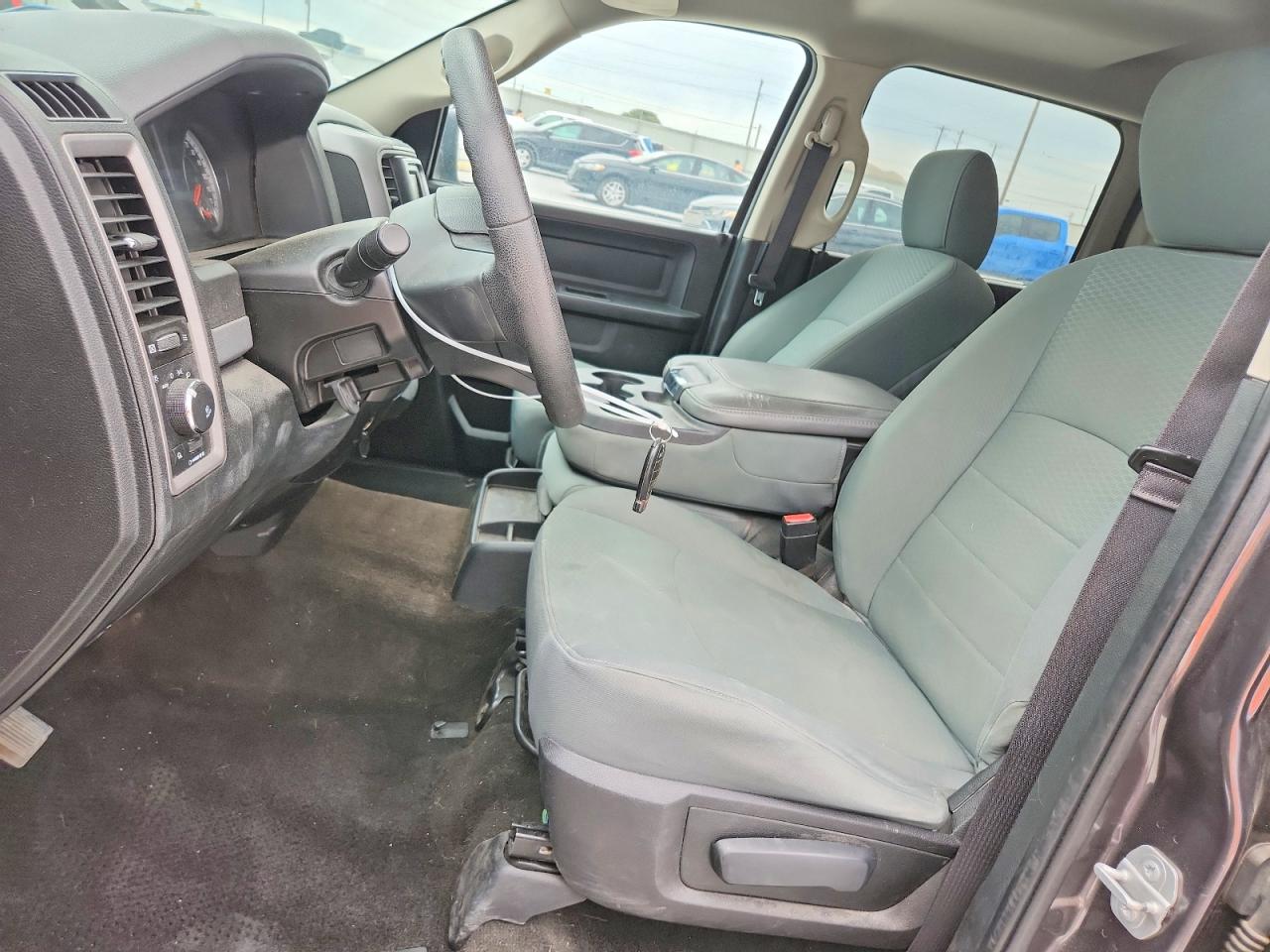 2015 RAM 1500 ST photo 19