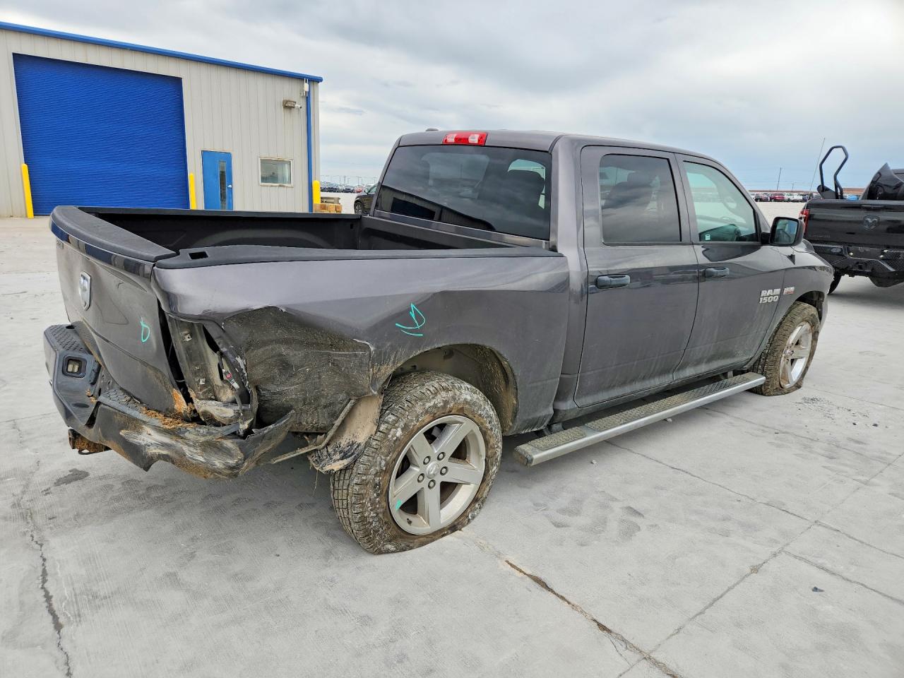 2015 RAM 1500 ST photo 7