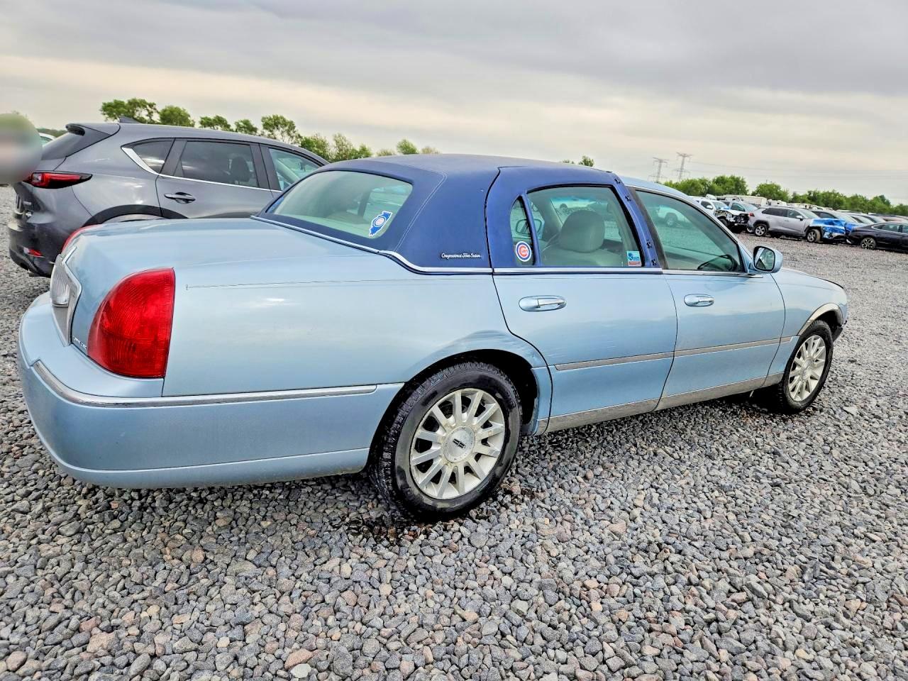 2006 LINCOLN TOWN CAR SIGNATURE photo 7