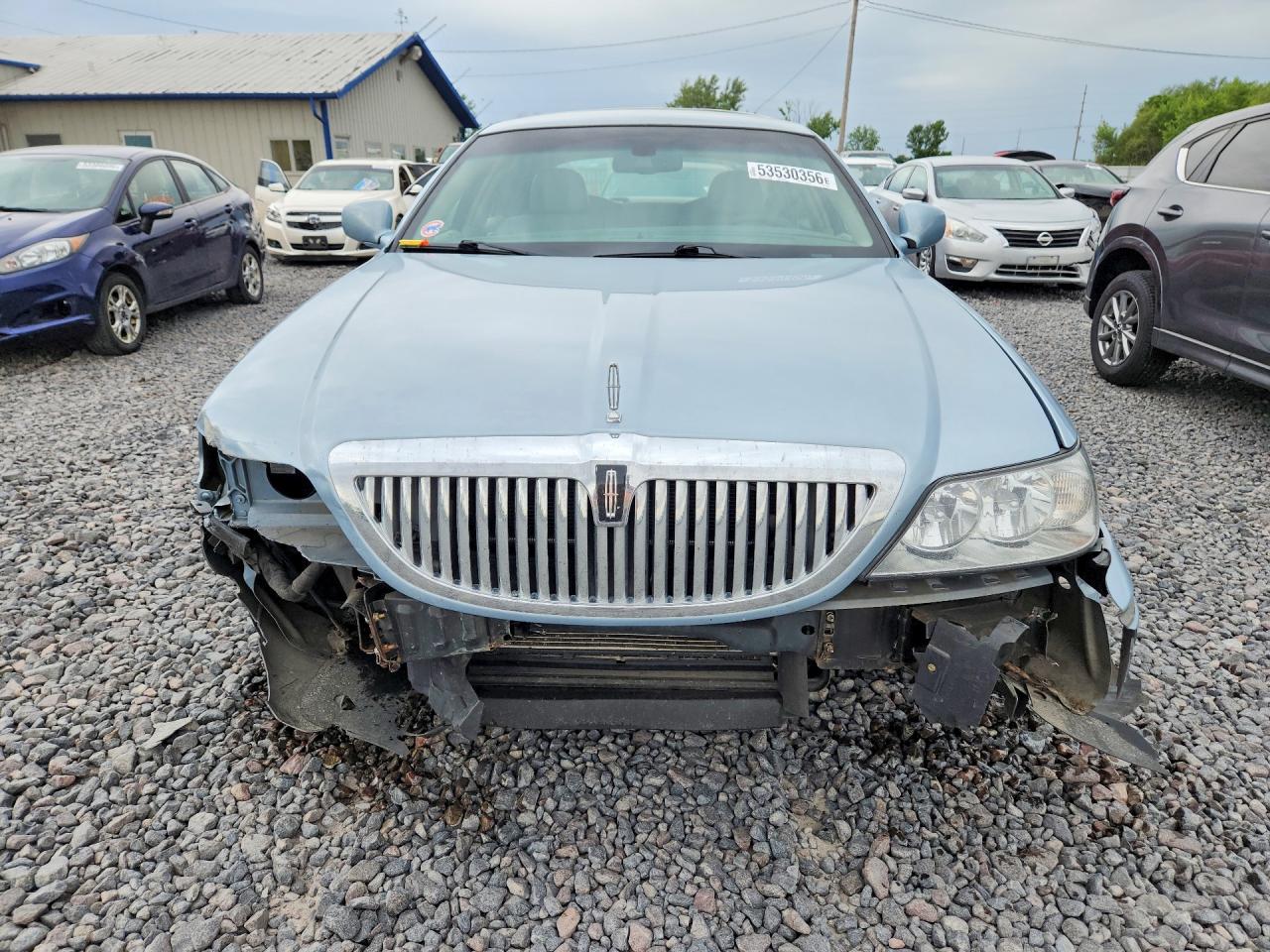 2006 LINCOLN TOWN CAR SIGNATURE photo 13