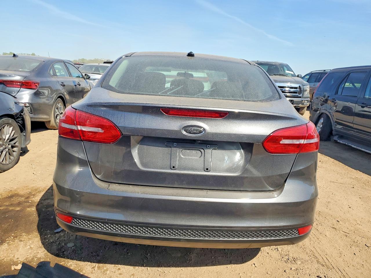 2018 FORD FOCUS SE photo 16