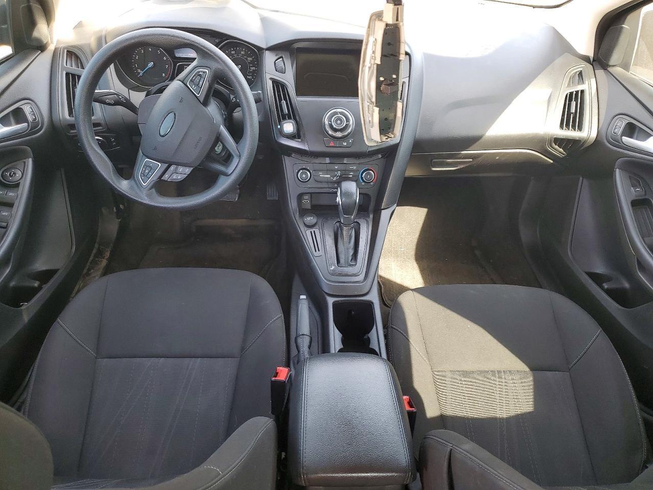 2018 FORD FOCUS SE photo 22