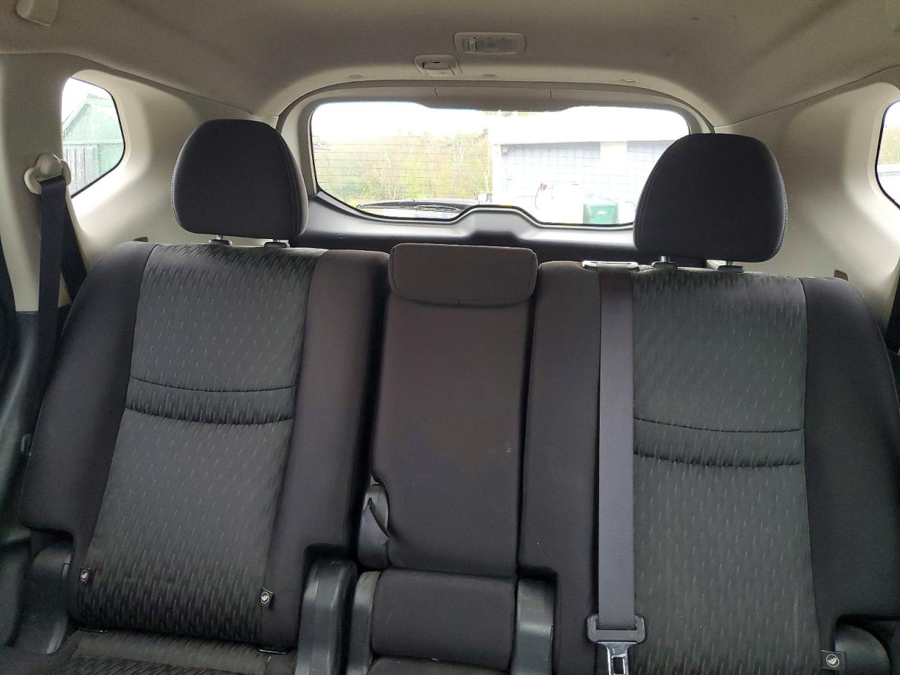 2019 NISSAN ROGUE SV photo 19