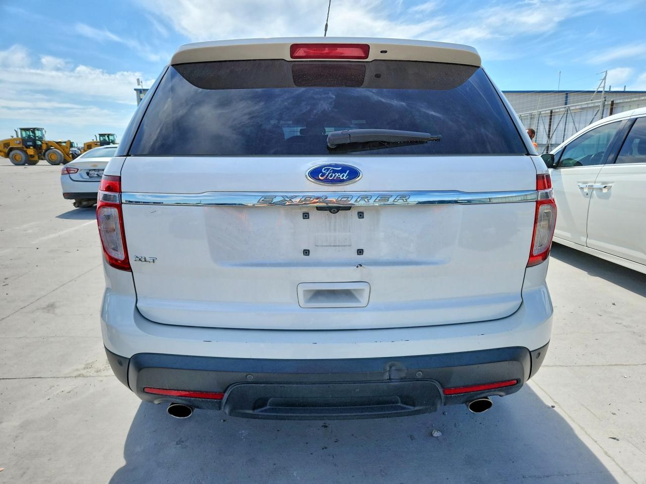2011 FORD EXPLORER XLT photo 16
