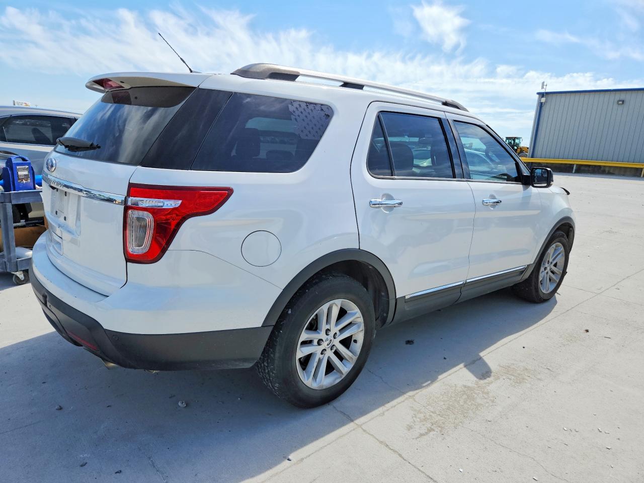 2011 FORD EXPLORER XLT photo 7