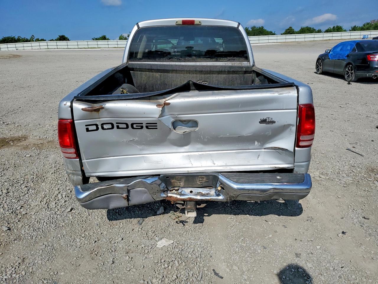 2002 DODGE DAKOTA QUAD SLT photo 16