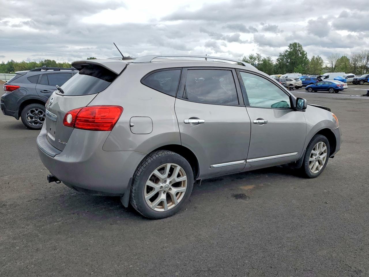 2011 NISSAN ROGUE S photo 5