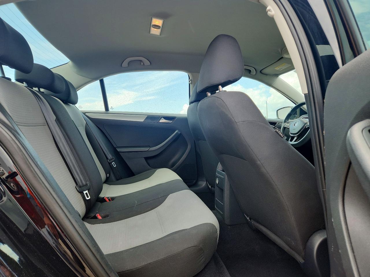 2017 VOLKSWAGEN JETTA S photo 28