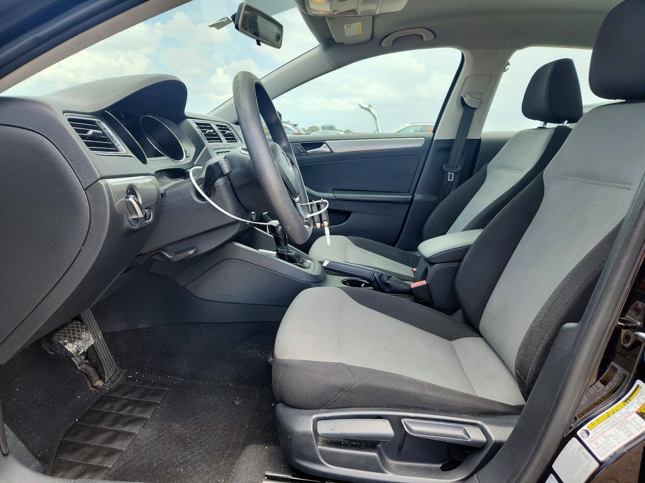 2017 VOLKSWAGEN JETTA S photo 19