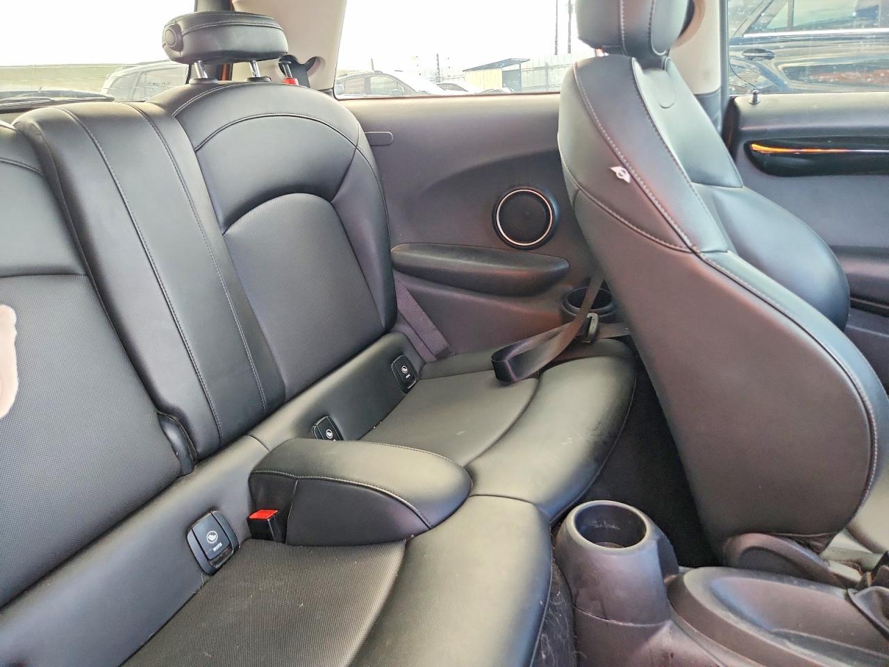 2014 MINI COOPER S photo 19