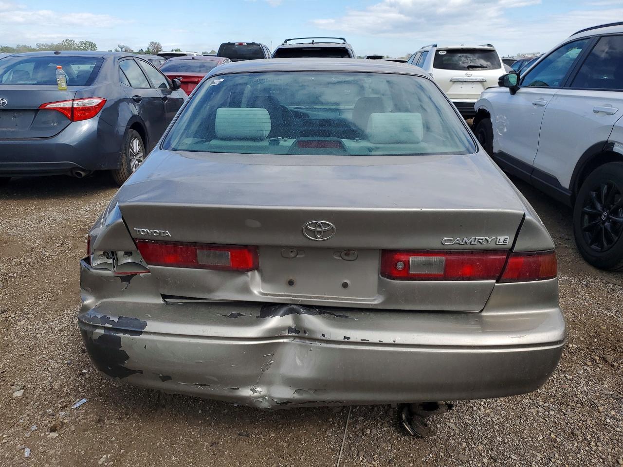 1999 TOYOTA CAMRY LE photo 16