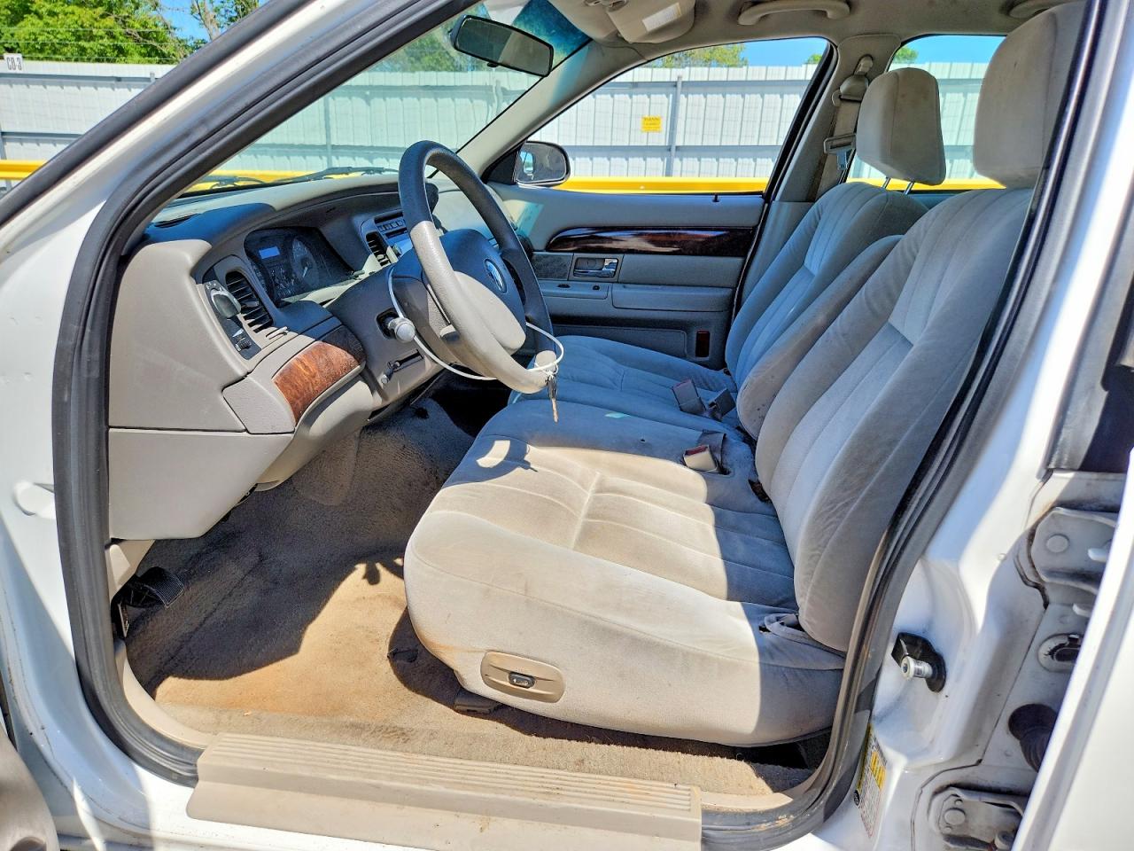 2007 MERCURY GRAND MARQUIS GS photo 13
