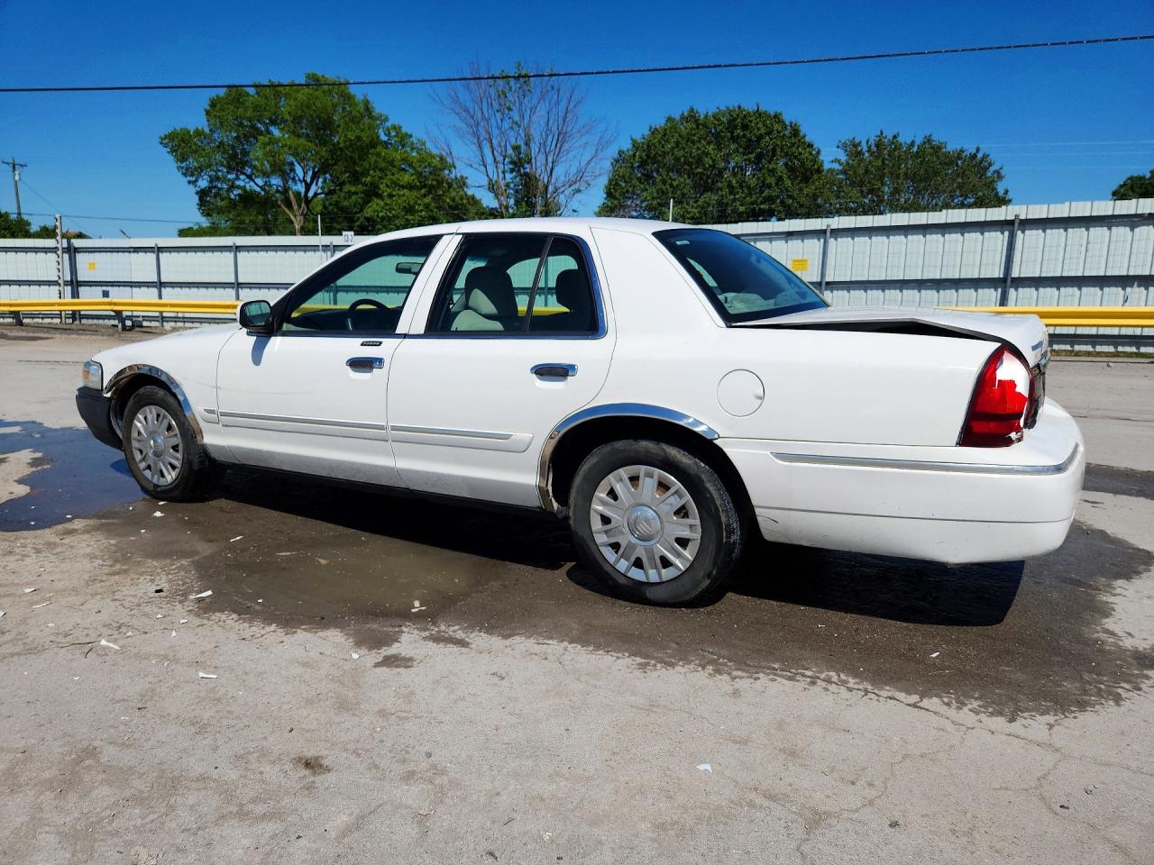 2007 MERCURY GRAND MARQUIS GS photo 3