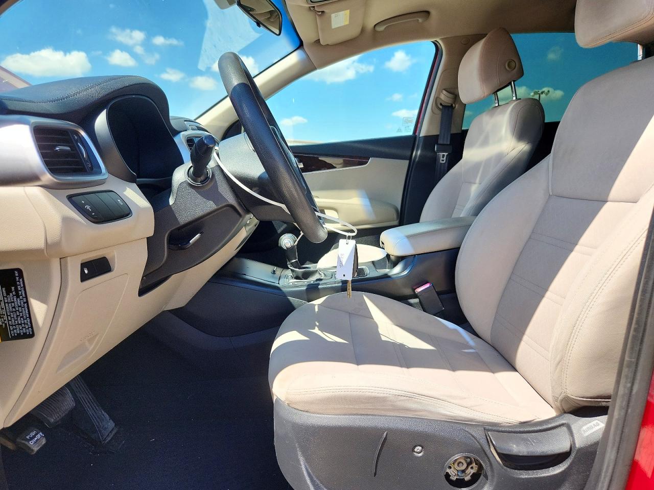 2017 KIA SORENTO LX photo 19
