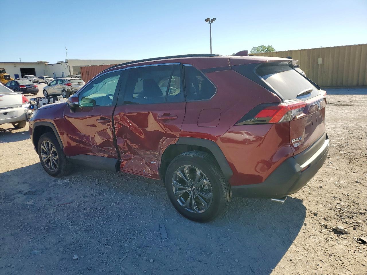 2025 TOYOTA RAV4 XLE PREMIUM photo 2