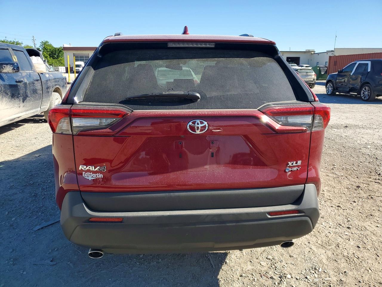 2025 TOYOTA RAV4 XLE PREMIUM photo 6
