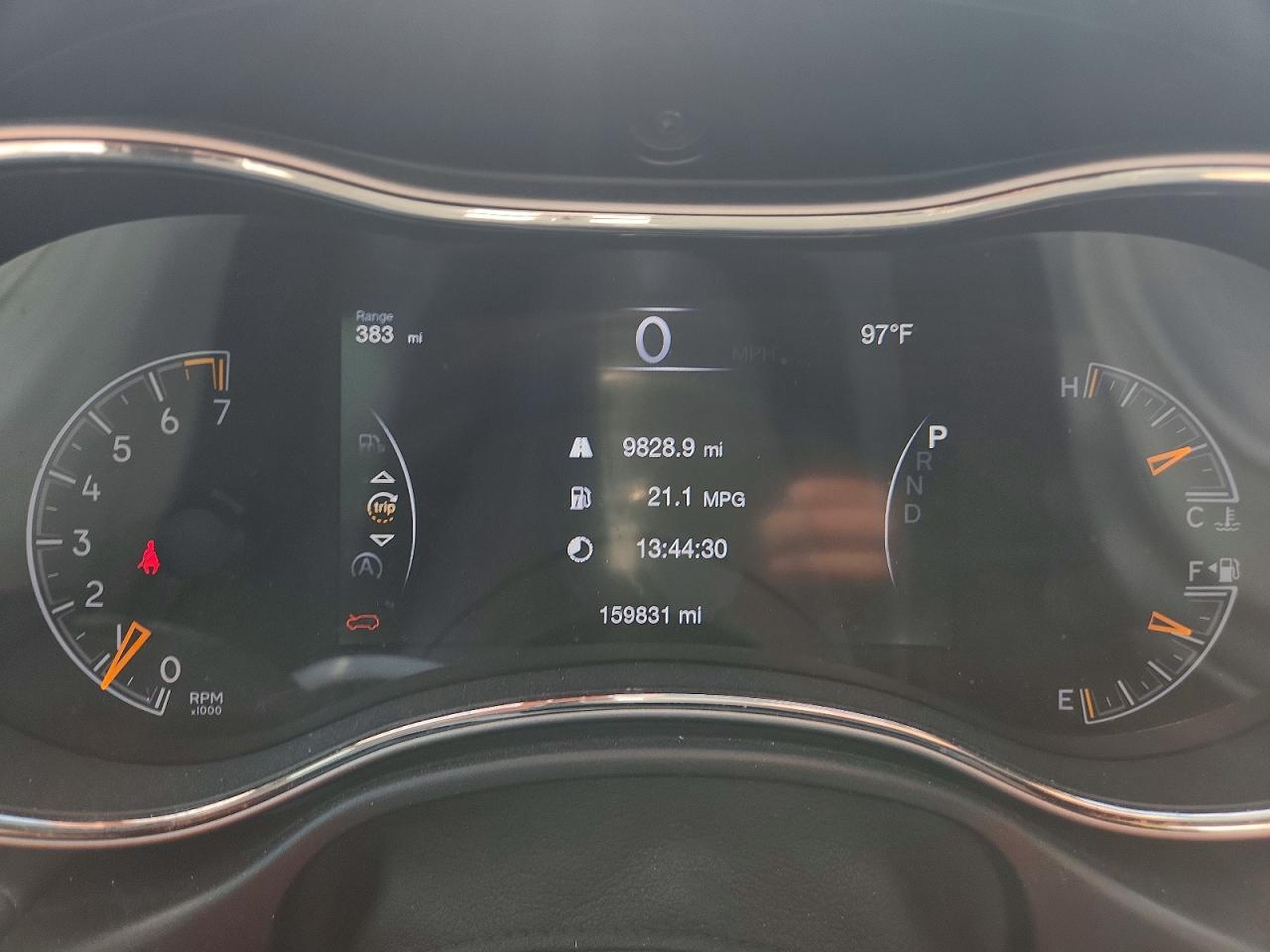 2019 JEEP GRAND CHEROKEE OVERLAND photo 9