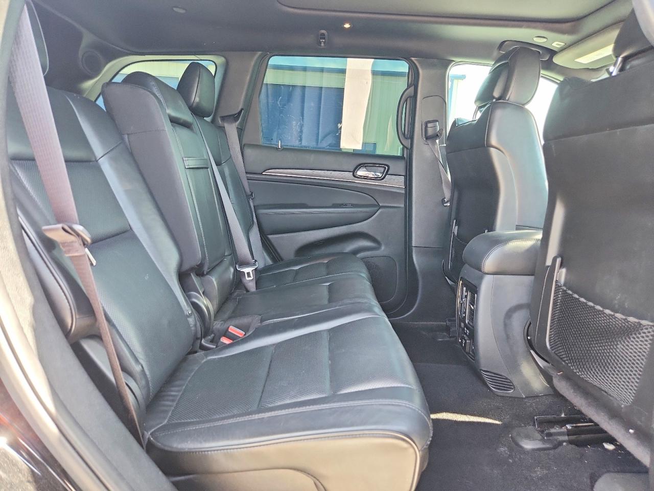 2019 JEEP GRAND CHEROKEE OVERLAND photo 11
