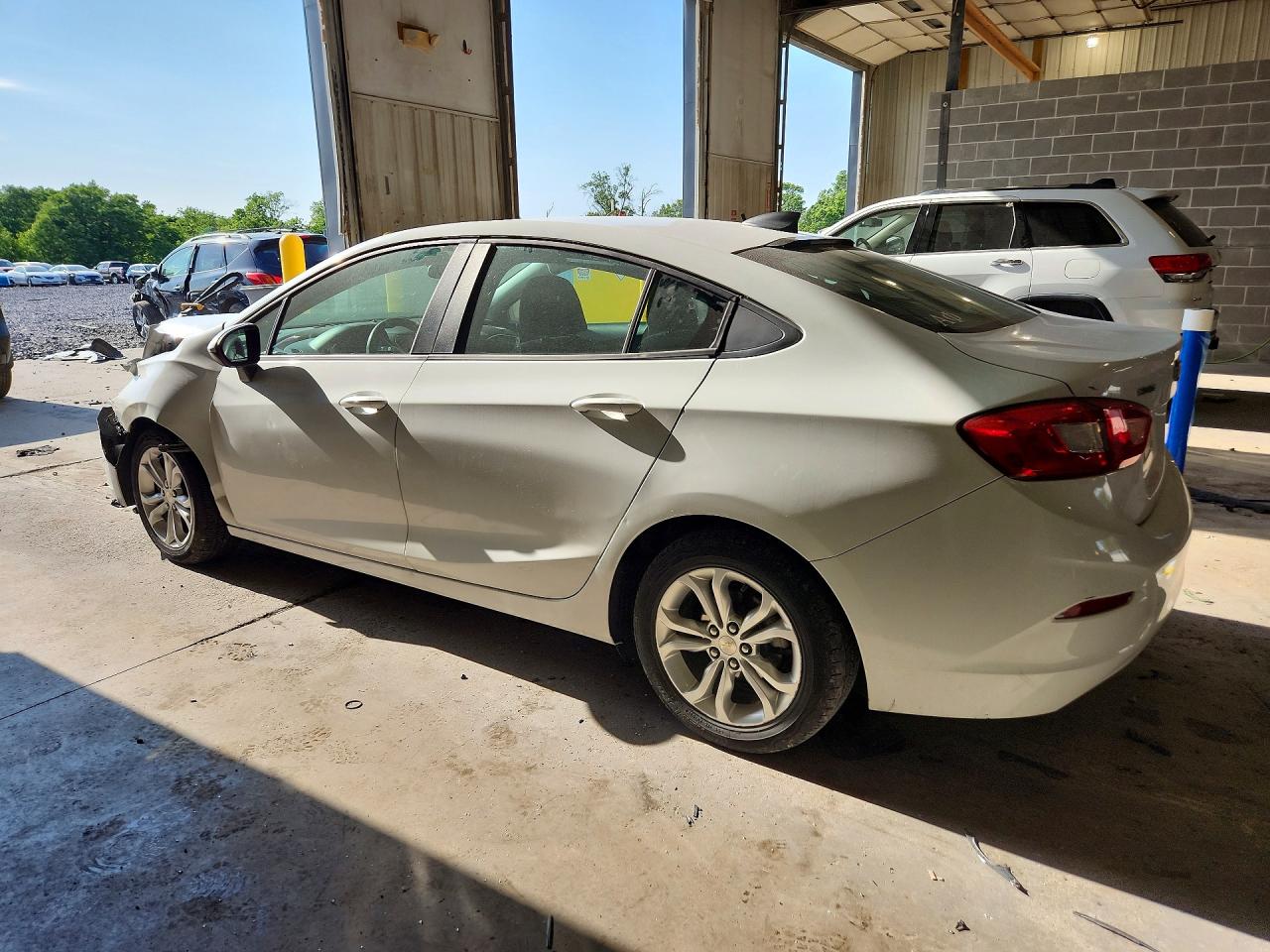 2019 CHEVROLET CRUZE LS photo 4