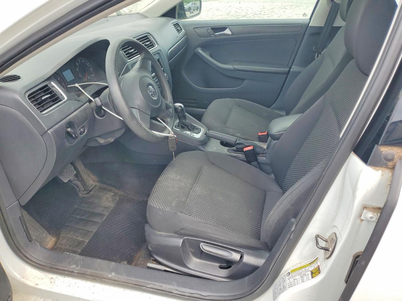 2014 VOLKSWAGEN JETTA BASE photo 19