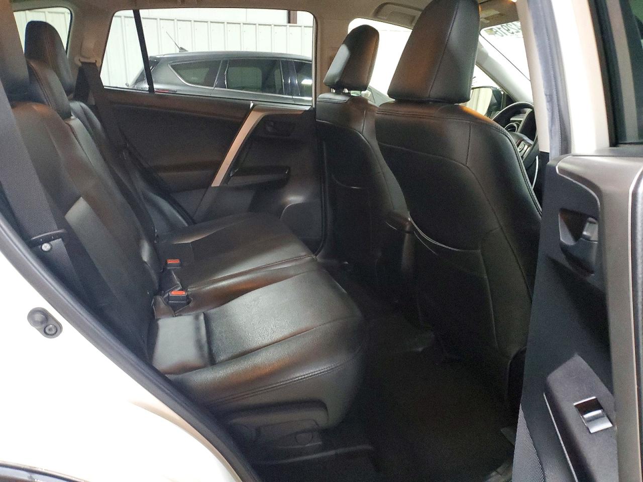 2017 TOYOTA RAV4 LE photo 11