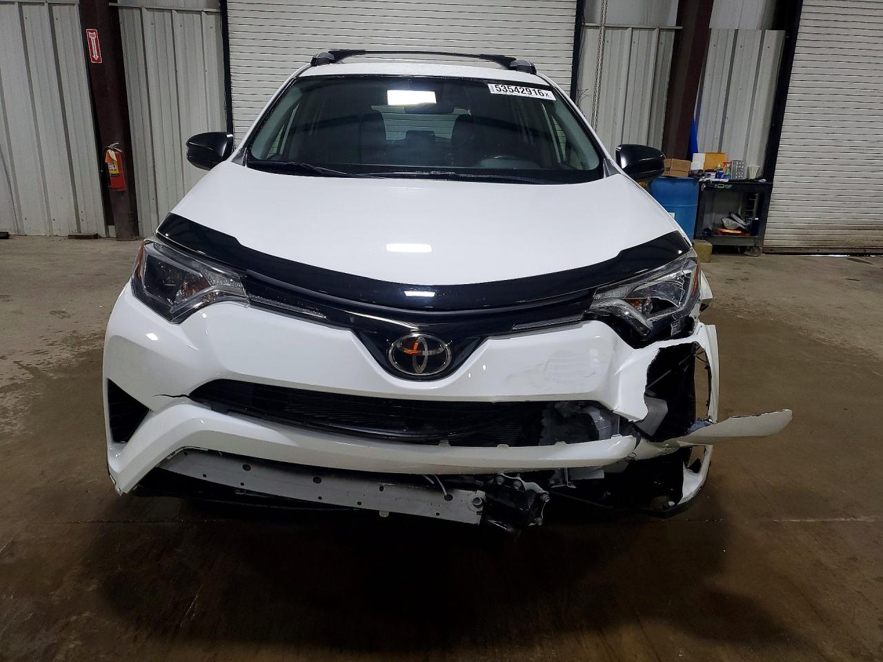 2017 TOYOTA RAV4 LE photo 5