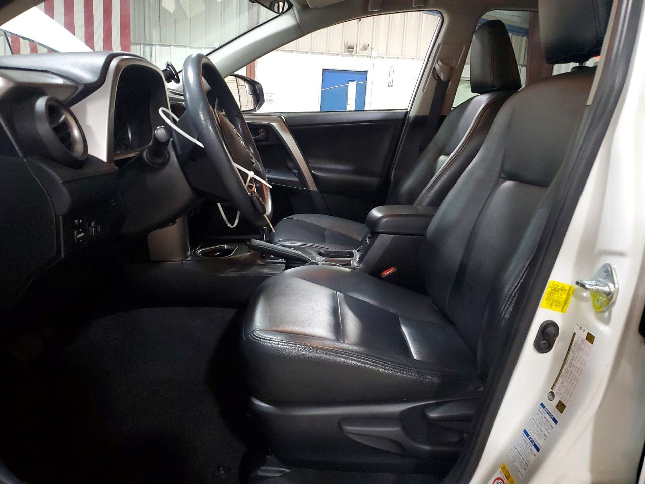 2017 TOYOTA RAV4 LE photo 7