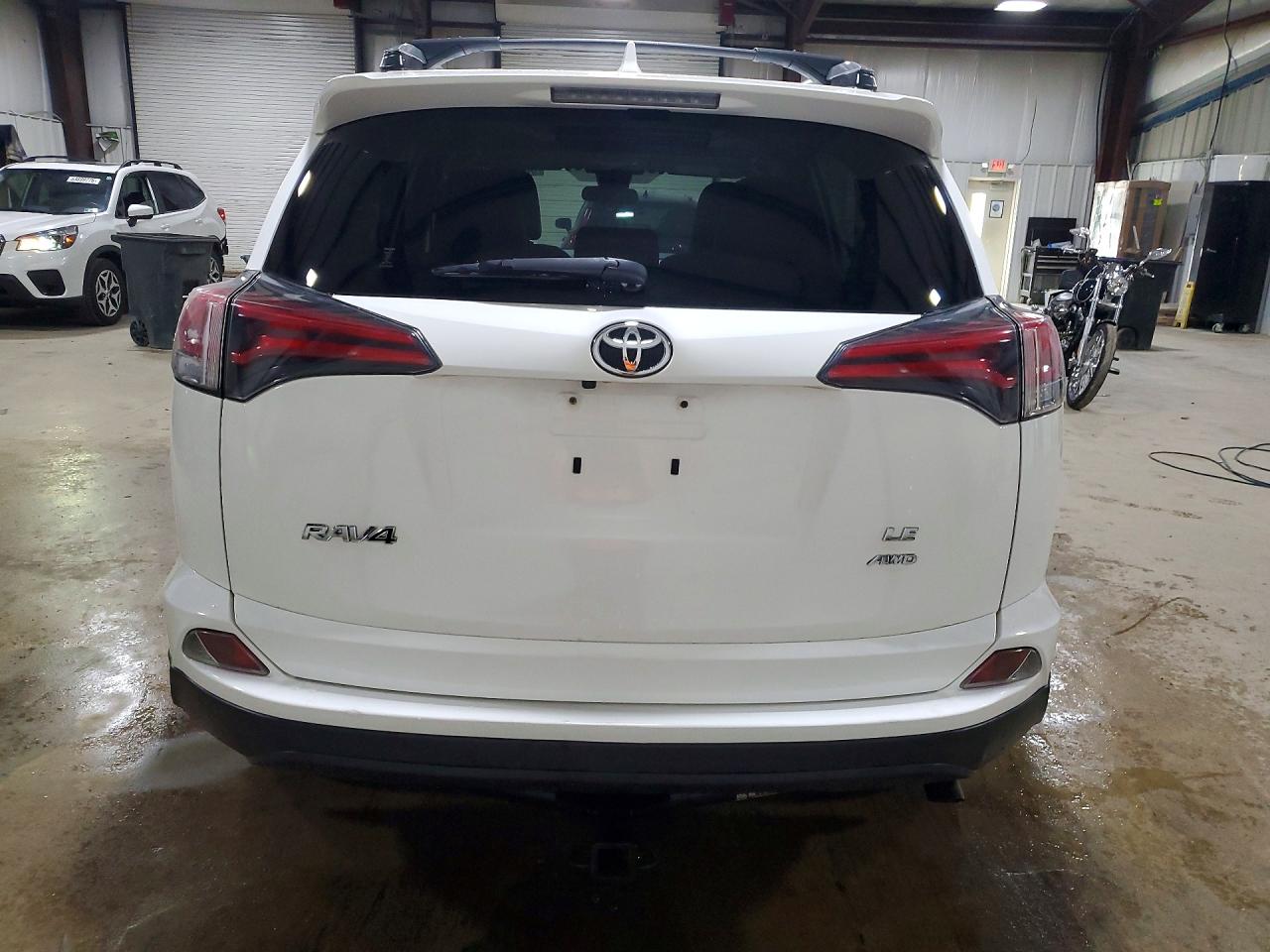 2017 TOYOTA RAV4 LE photo 6
