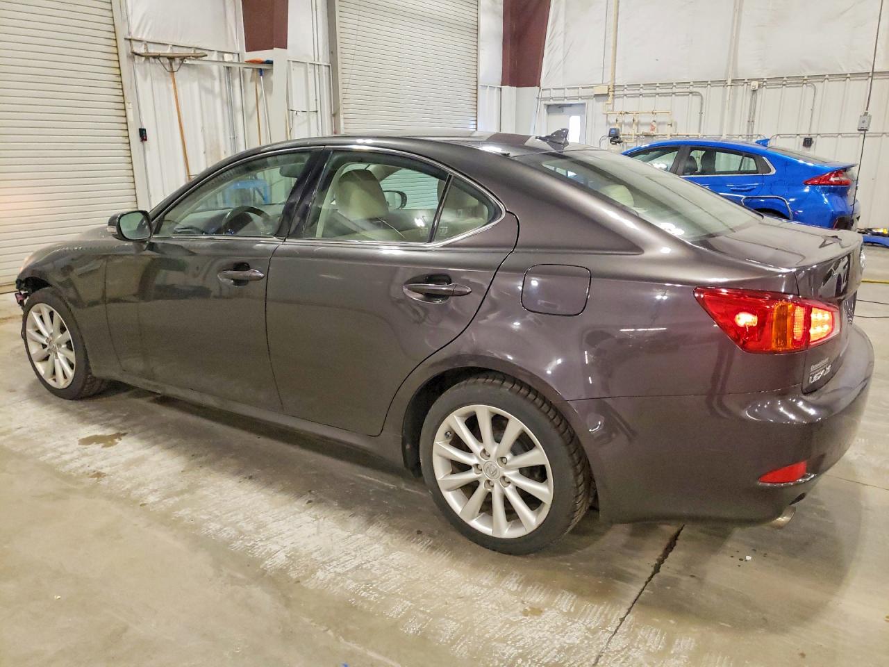 2009 LEXUS IS 250 photo 3