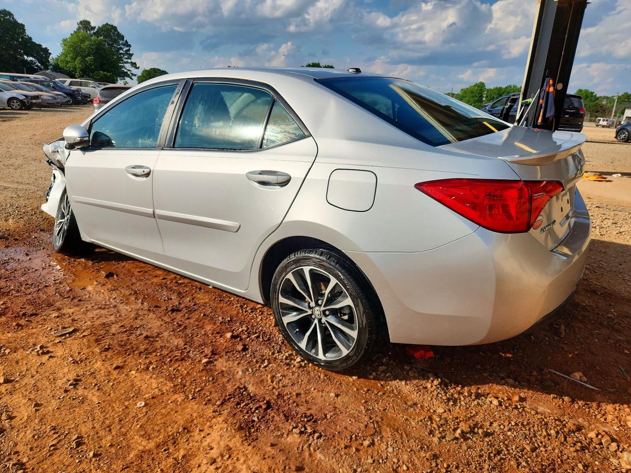 2018 TOYOTA COROLLA XSE photo 3