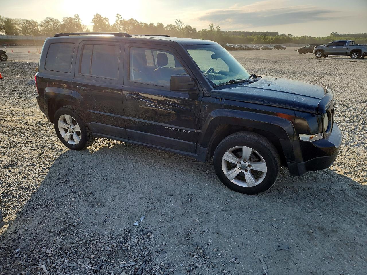 2012 JEEP PATRIOT LATITUDE photo 7