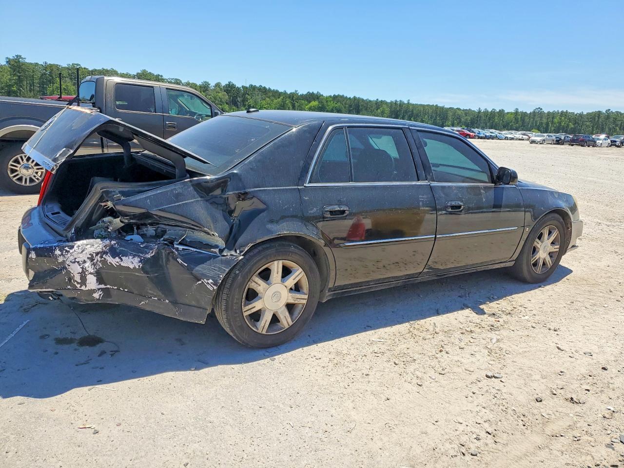 2006 CADILLAC DTS photo 3