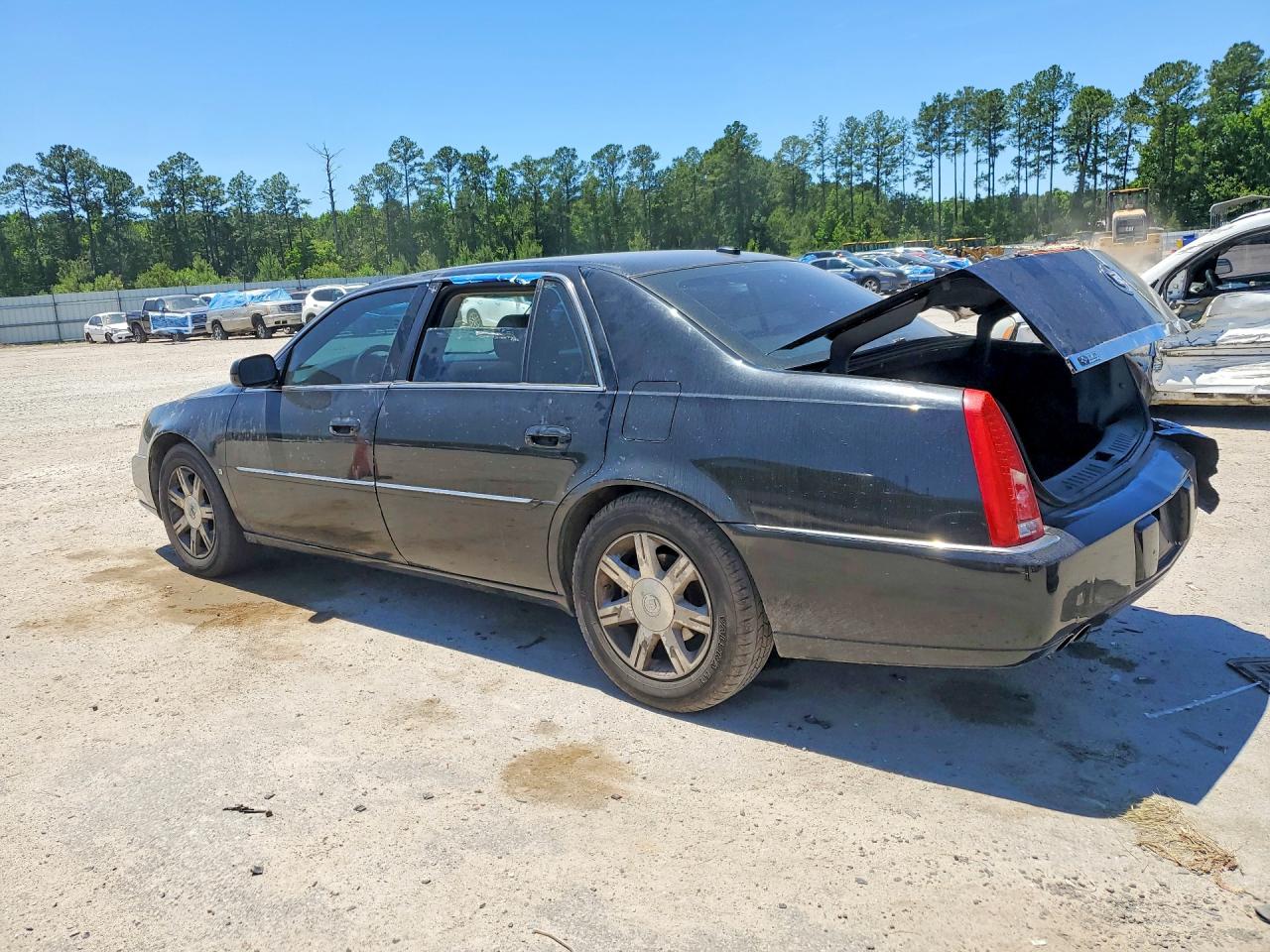 2006 CADILLAC DTS photo 2