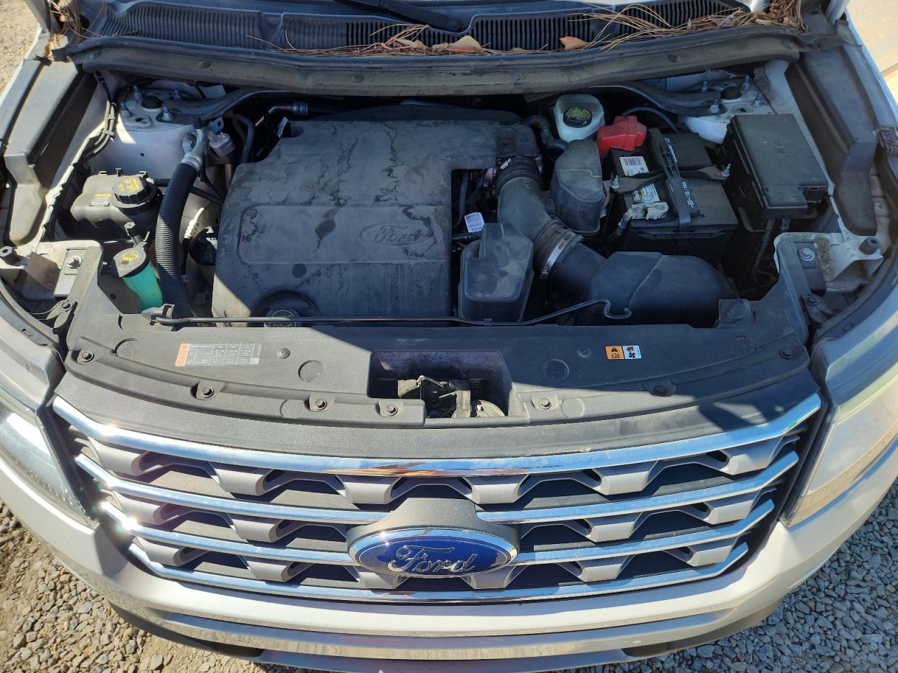 2017 FORD EXPLORER XLT photo 23