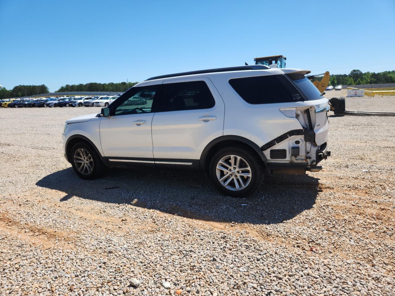 2017 FORD EXPLORER XLT photo 3