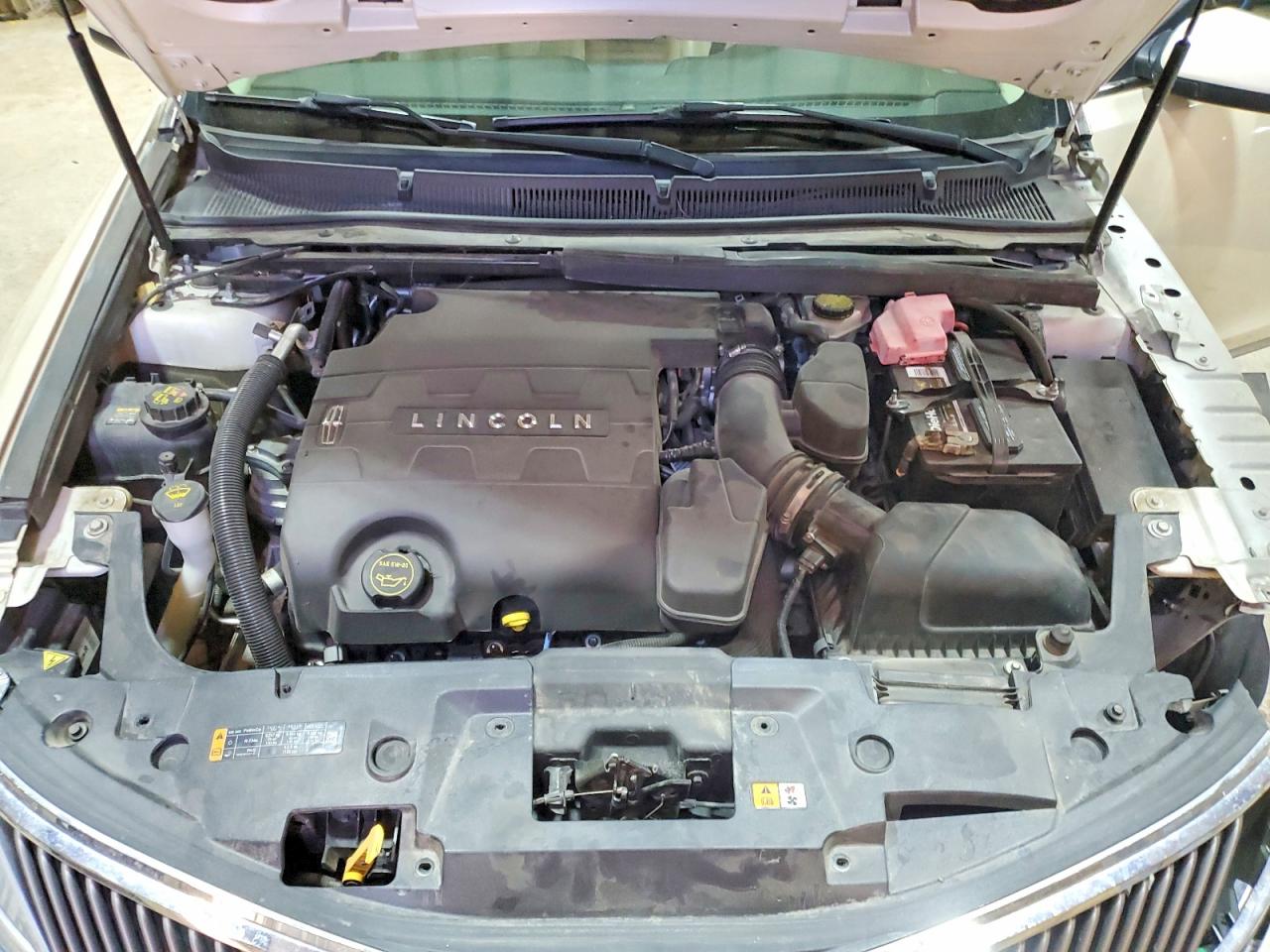 2014 LINCOLN MKS photo 21