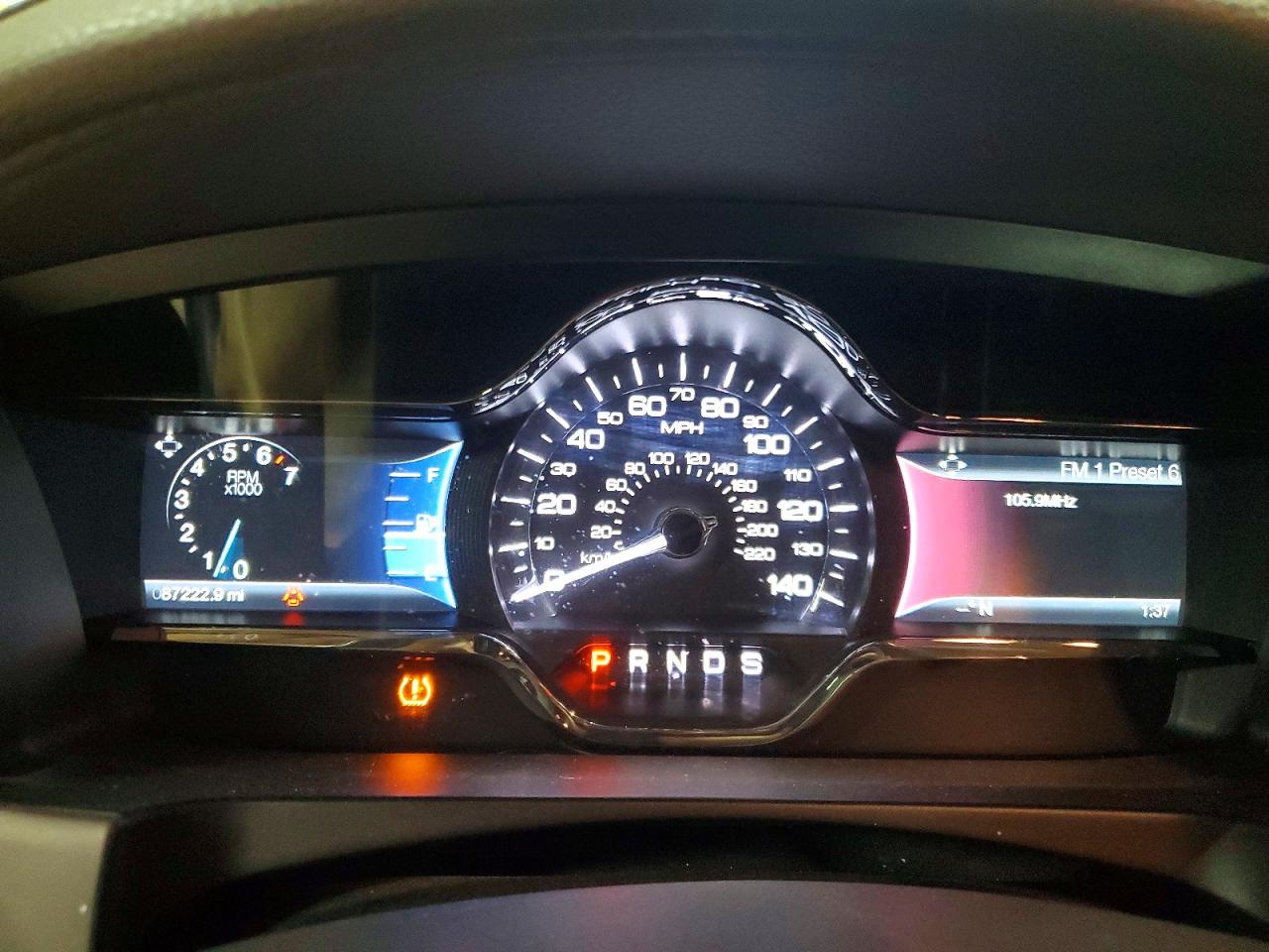 2014 LINCOLN MKS photo 17