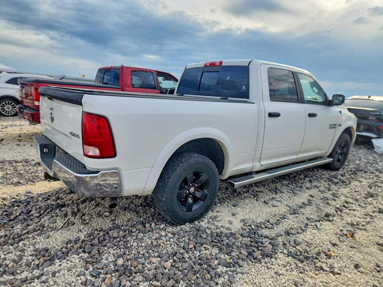 2017 RAM 1500 SLT photo 7