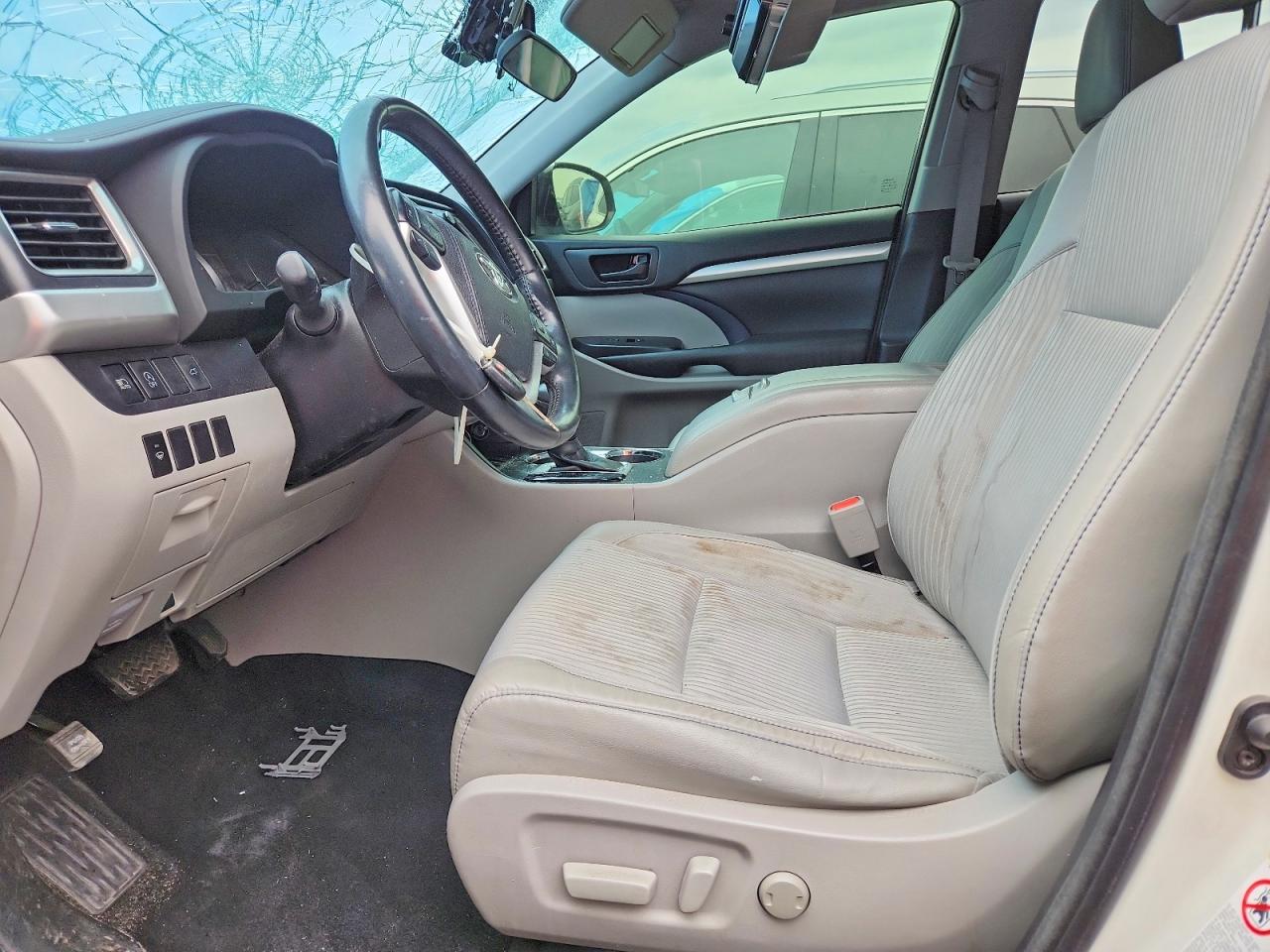 2017 TOYOTA HIGHLANDER LE PLUS photo 19
