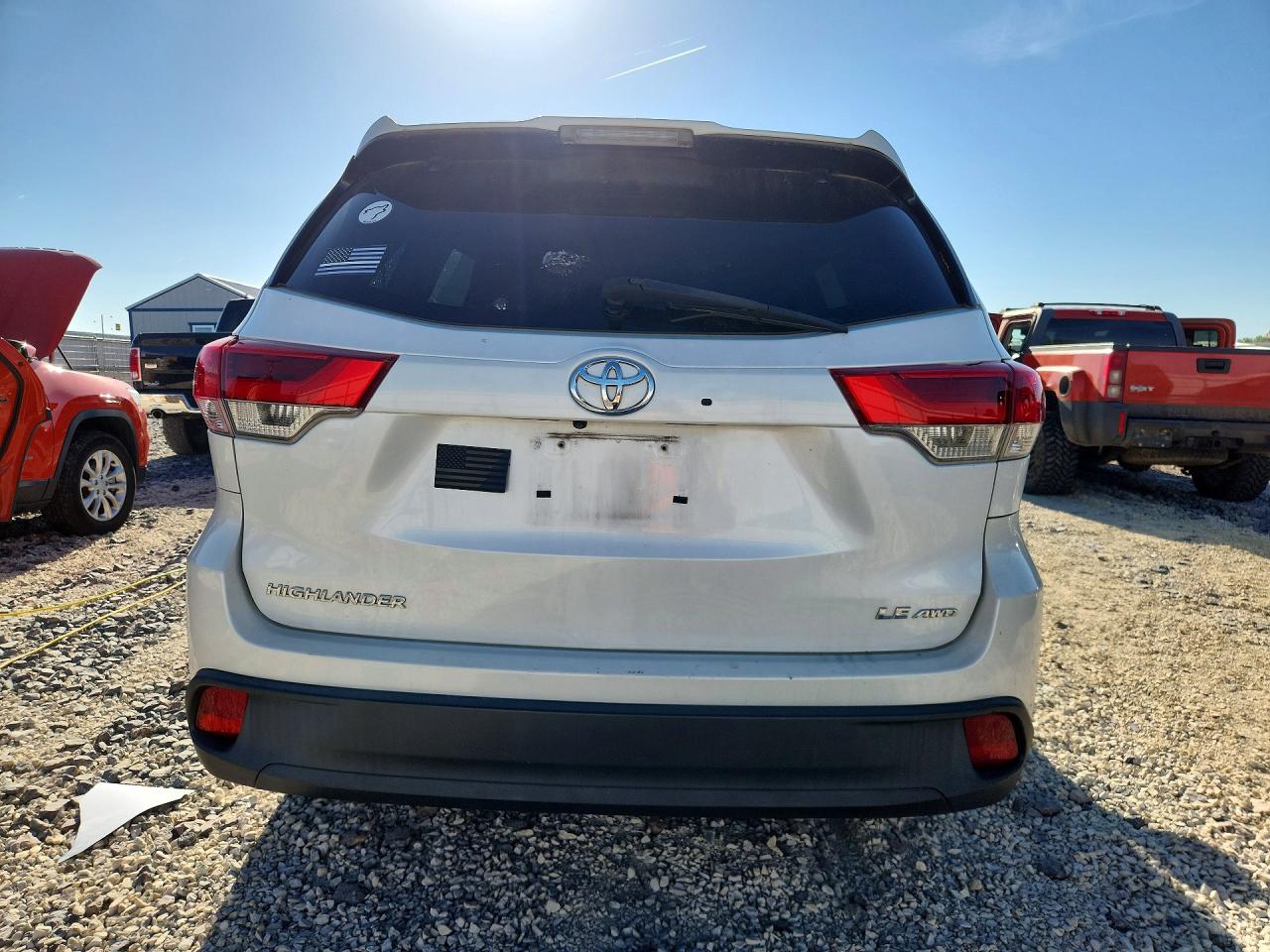2017 TOYOTA HIGHLANDER LE PLUS photo 16