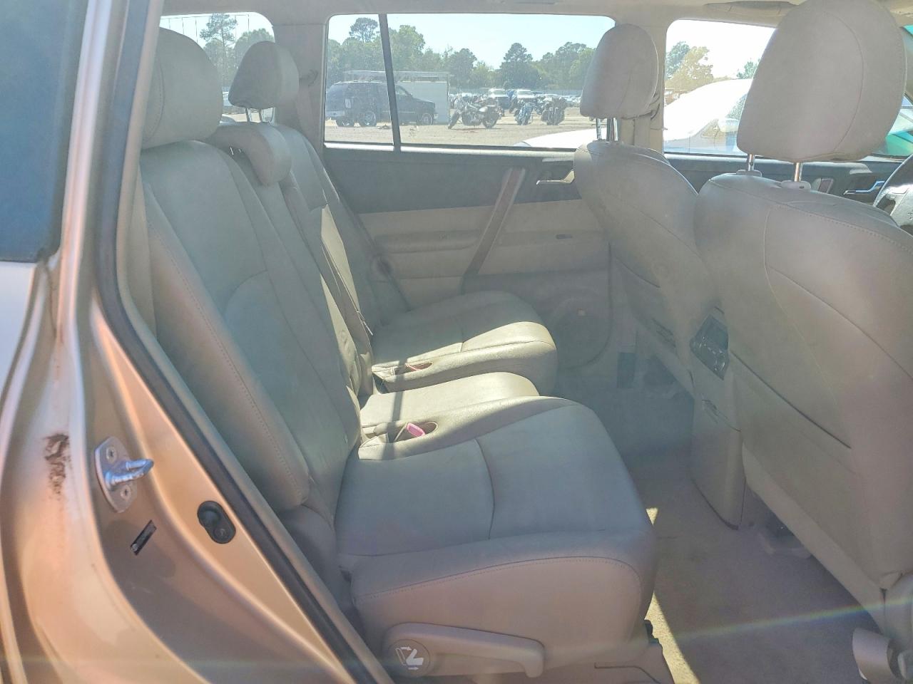 2008 TOYOTA HIGHLANDER LIMITED photo 31