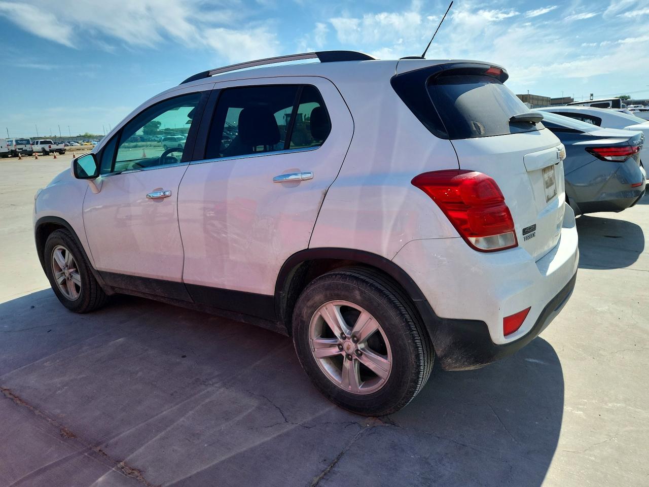 2019 CHEVROLET TRAX 1LT photo 4