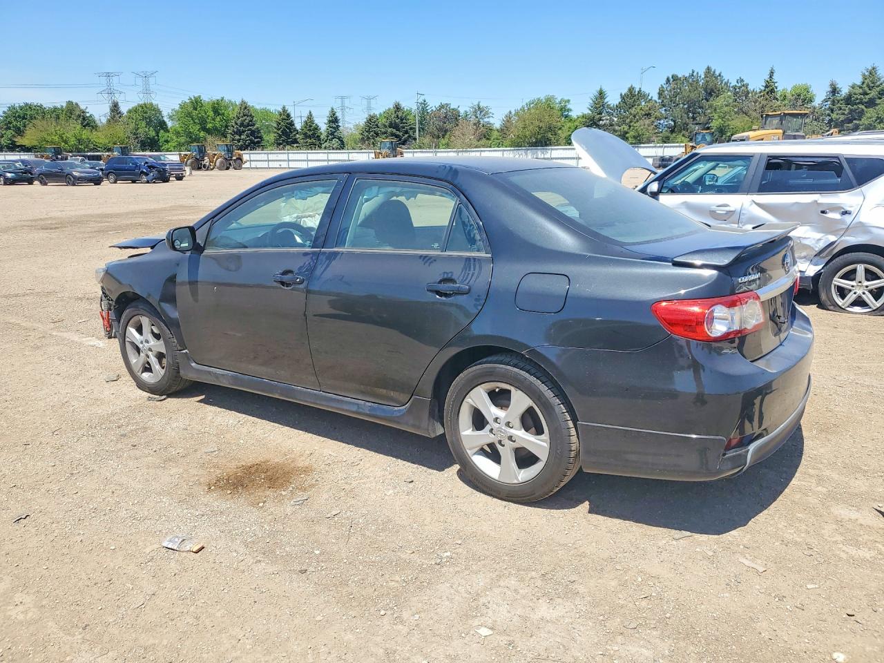 2013 TOYOTA COROLLA S photo 3